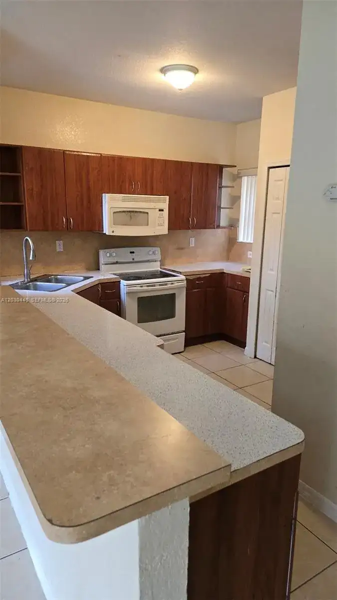 671 SW 10th St, Florida City FL 33034 photo 3