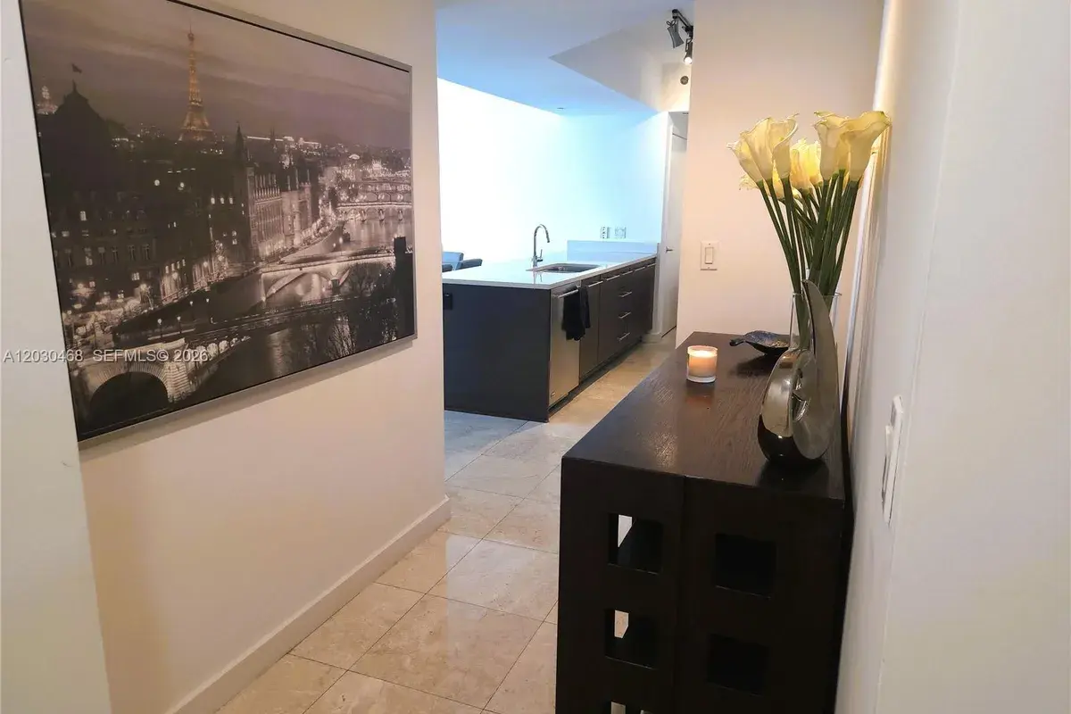 500 Brickell Ave # 3105, Miami FL 33131