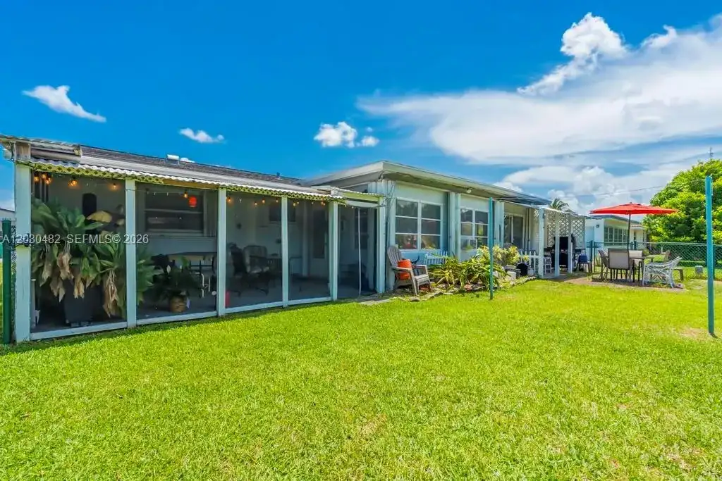 4923 NW 55th Ct, Tamarac FL 33319 photo 3