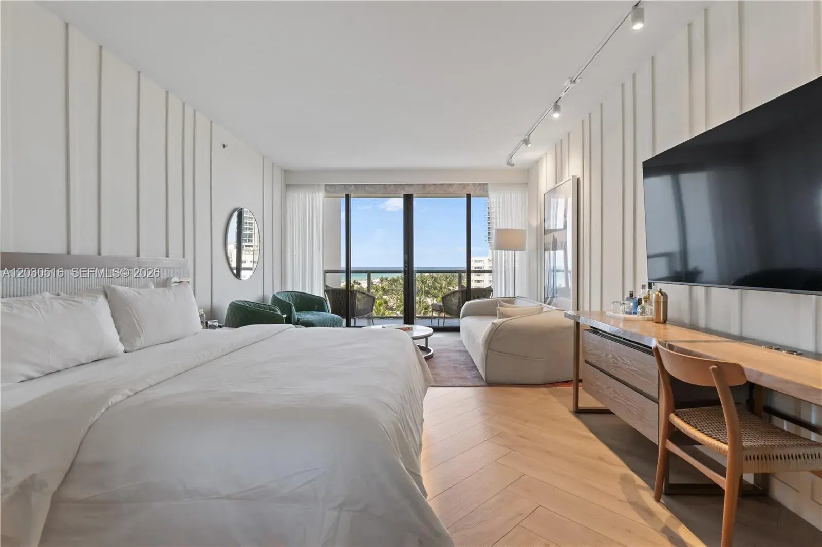 2201 Collins Ave # 707, Miami Beach FL 33139