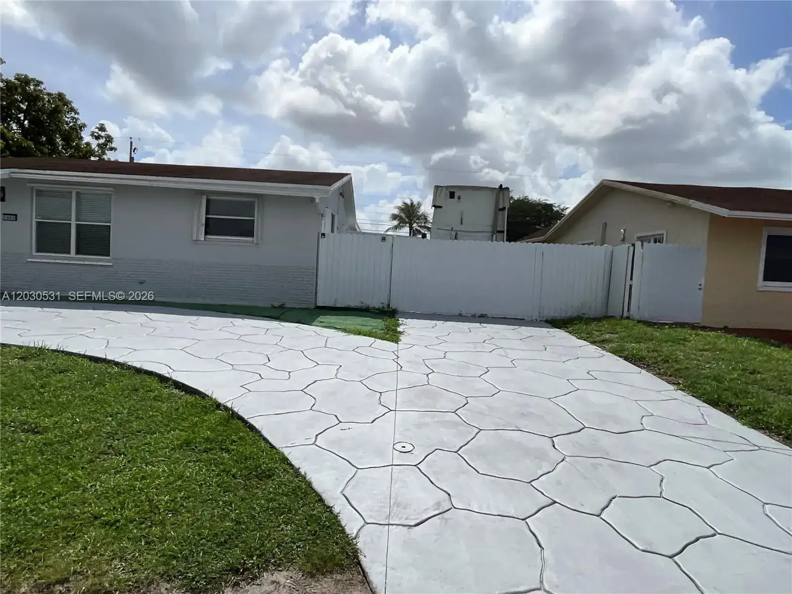 1905 SW 100th Ave, Miramar FL 33025 photo 3