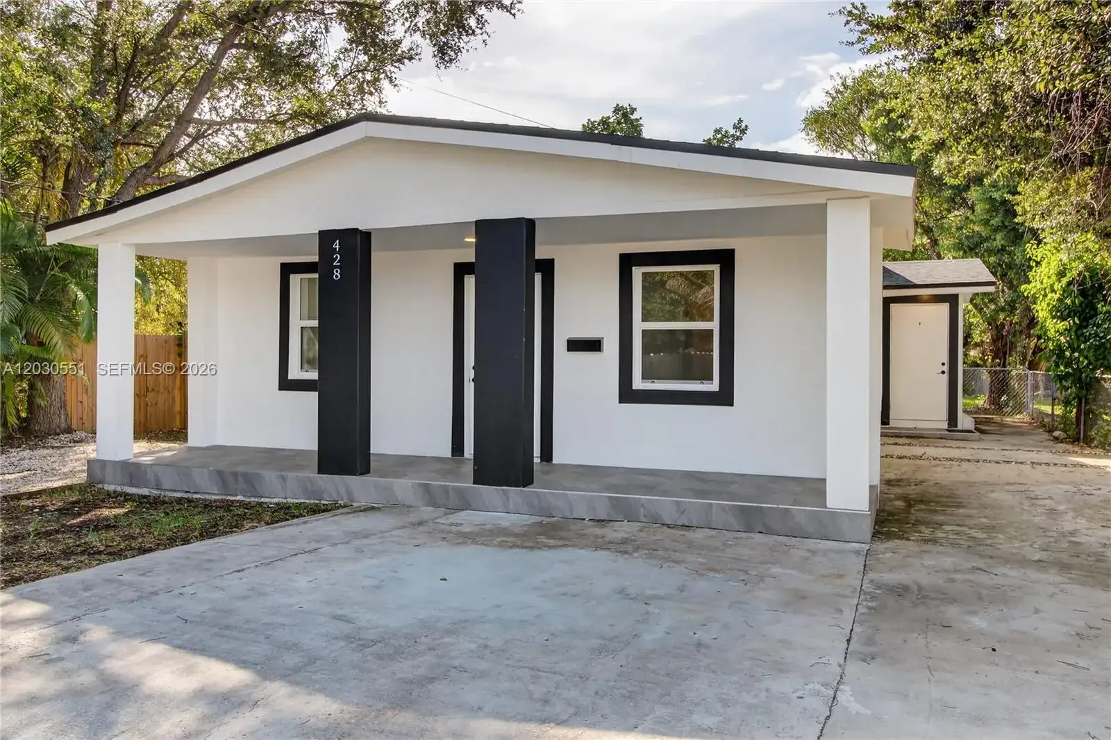 428 NW 97th St, Miami FL 33150 photo 2