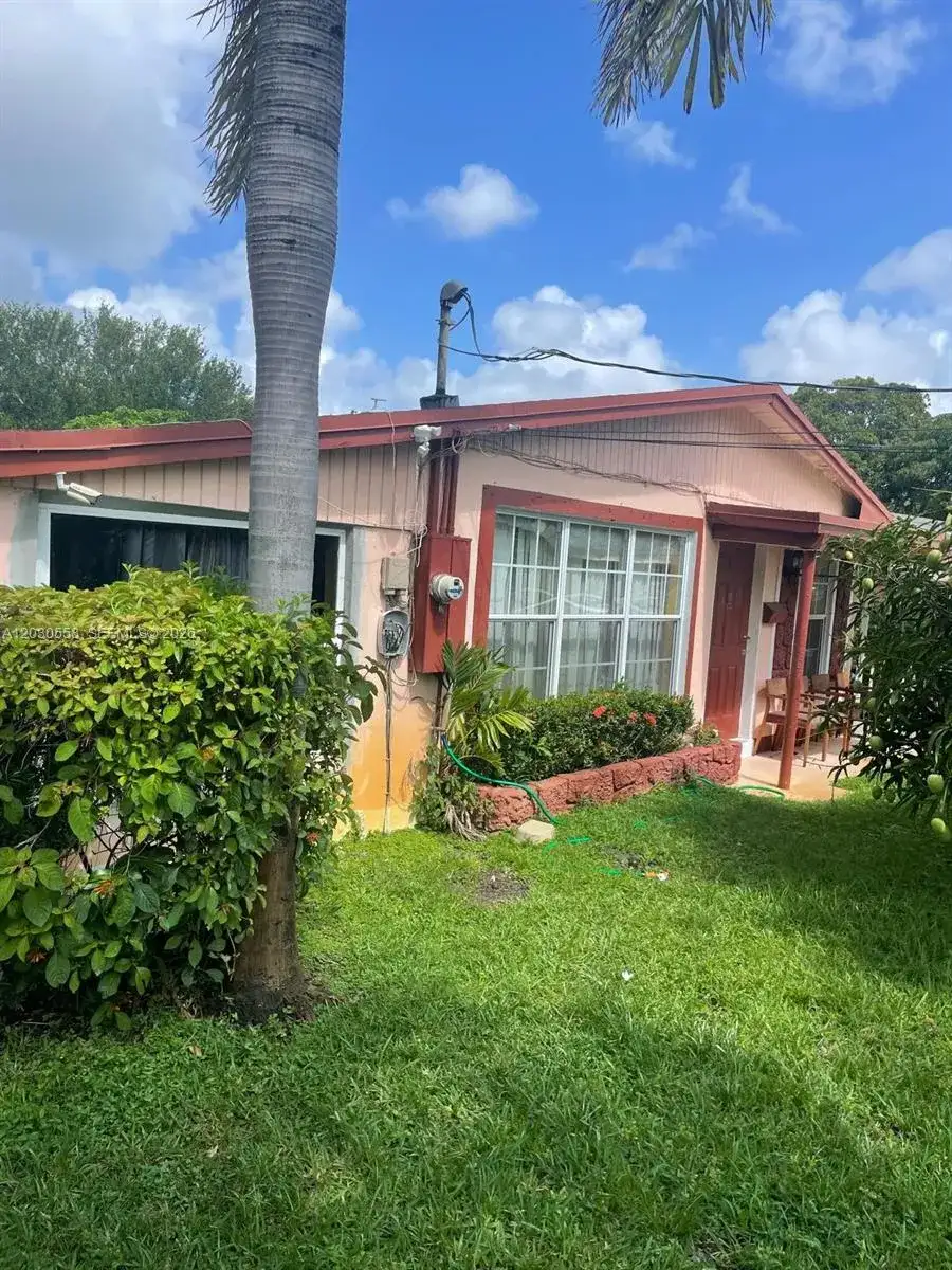 691 NW 20th Ct, Pompano Beach FL 33060 photo 3