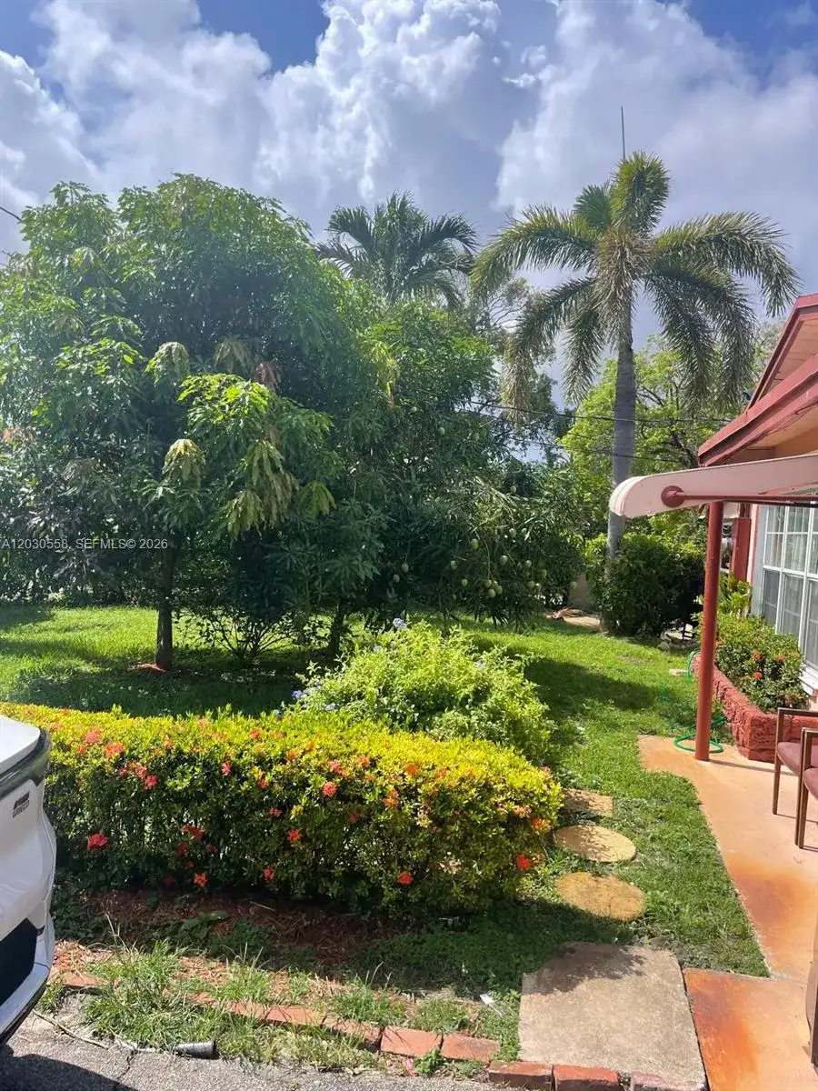 691 NW 20th Ct, Pompano Beach FL 33060 photo 4