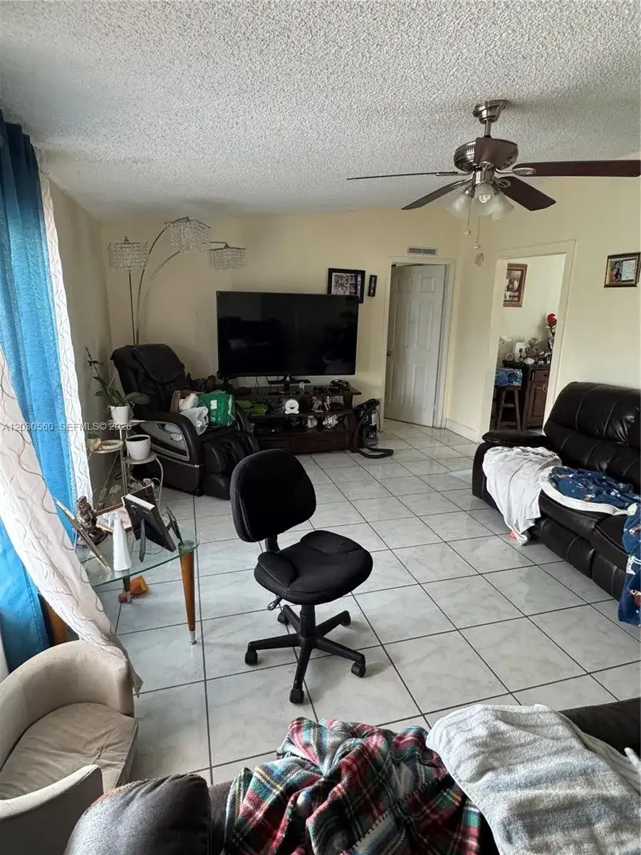 5612 NW 5612 nw 206th Ln, Miami Gardens FL 33055 photo 3