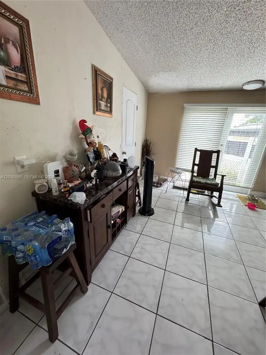 5612 NW 5612 nw 206th Ln, Miami Gardens FL 33055 photo 4