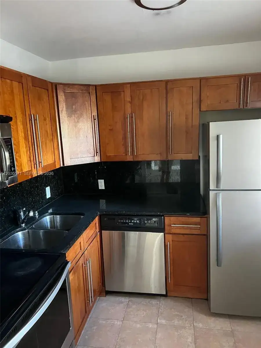 3301 N Country Club Dr # 407, Aventura FL 33180 photo 4