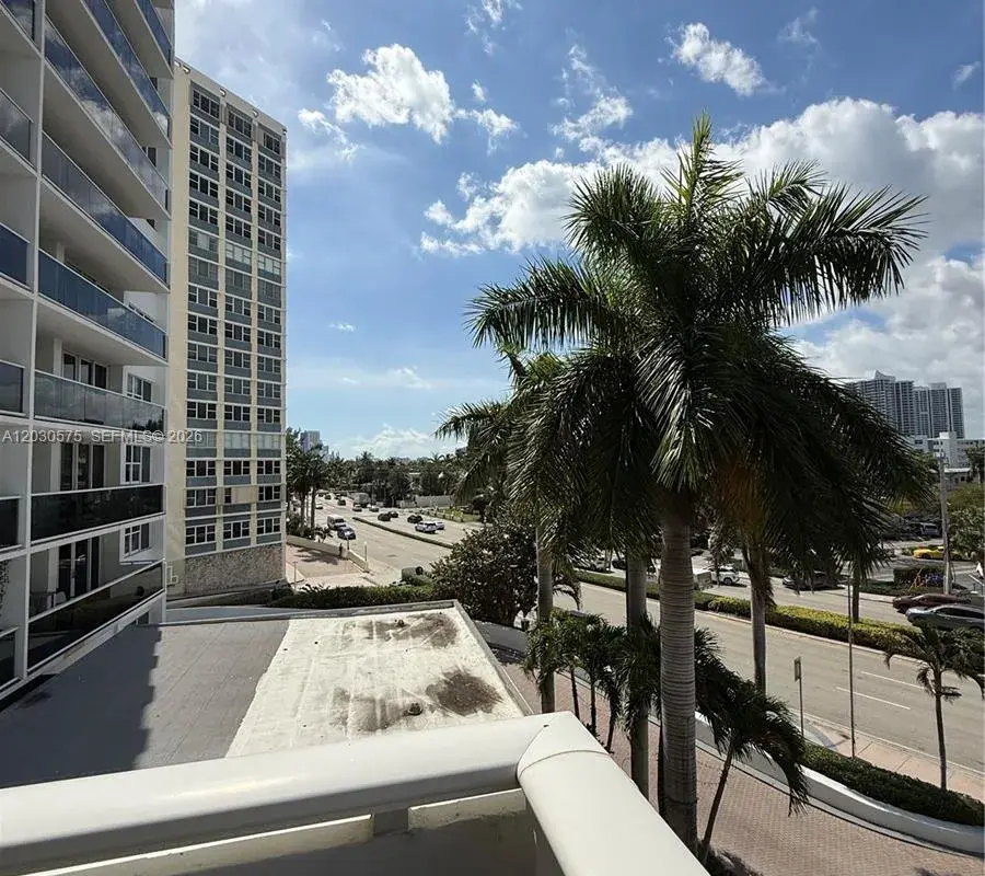 3140 S Ocean Dr # 310, Hallandale Beach FL 33009