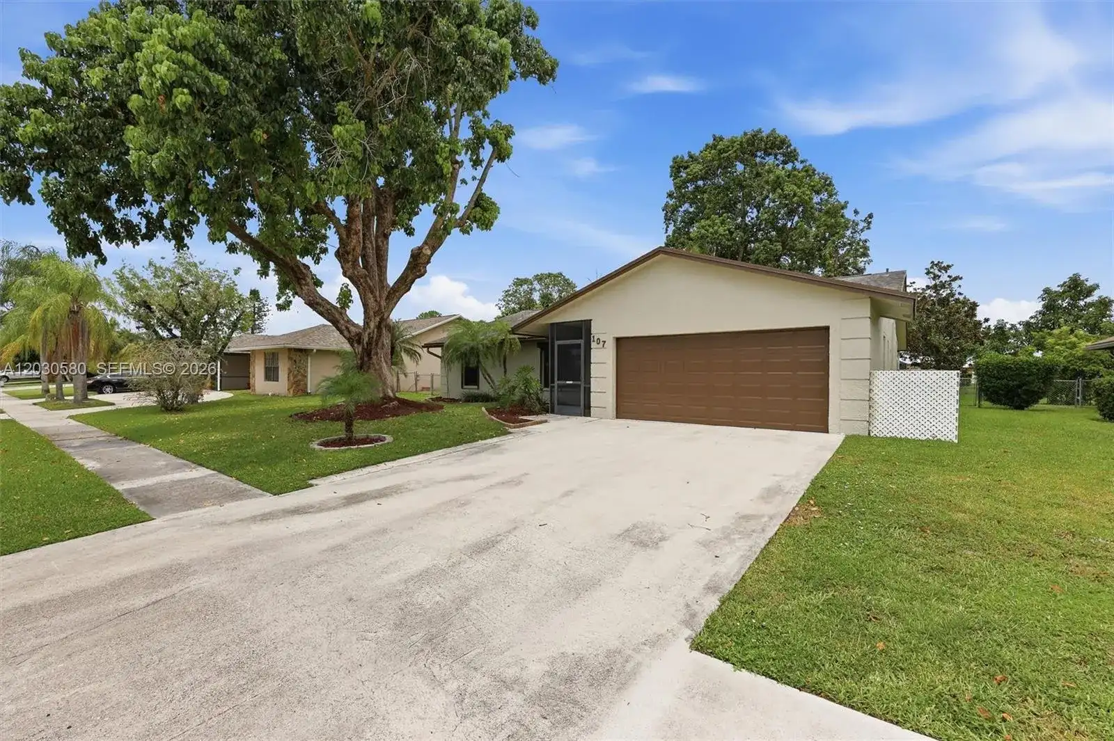 107 Starling Ave, Royal Palm Beach FL 33411 photo 2