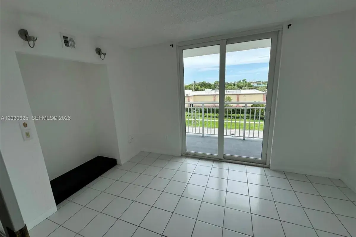 1251 NE 108th St # 409, Miami FL 33161