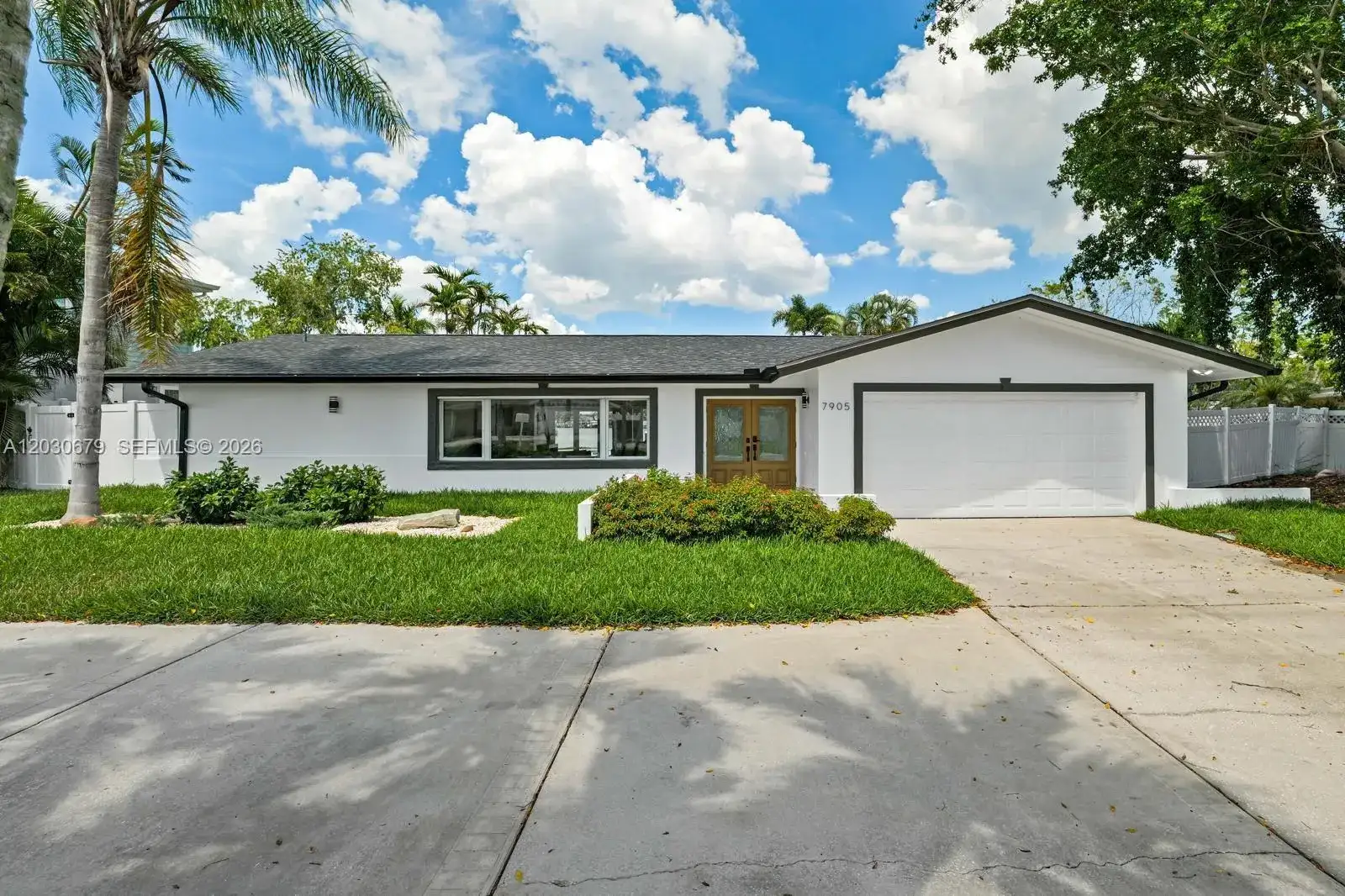 7905 9th AVE S, St Petersburg FL 33707 photo 2