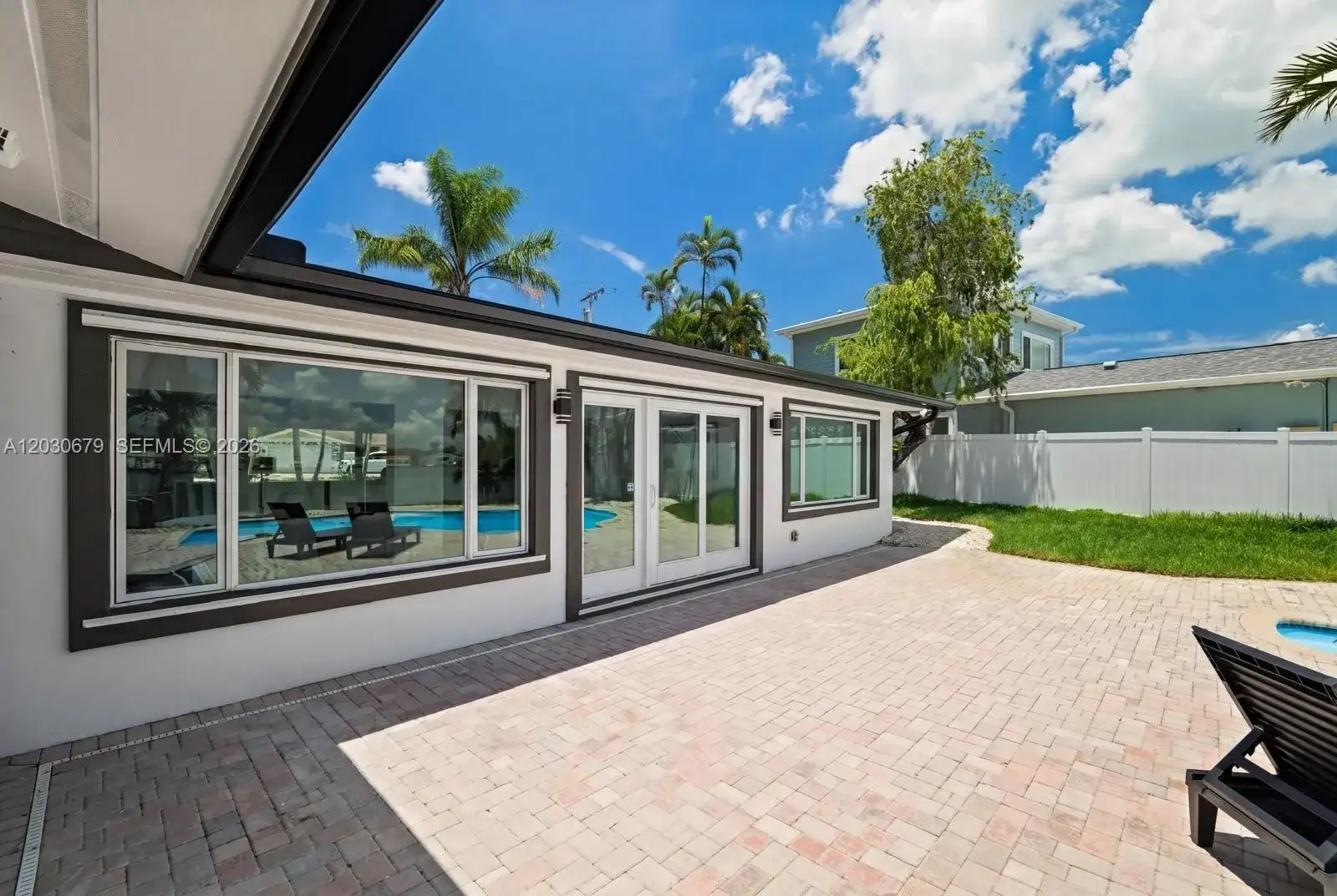 7905 9th AVE S, St Petersburg FL 33707 photo 3