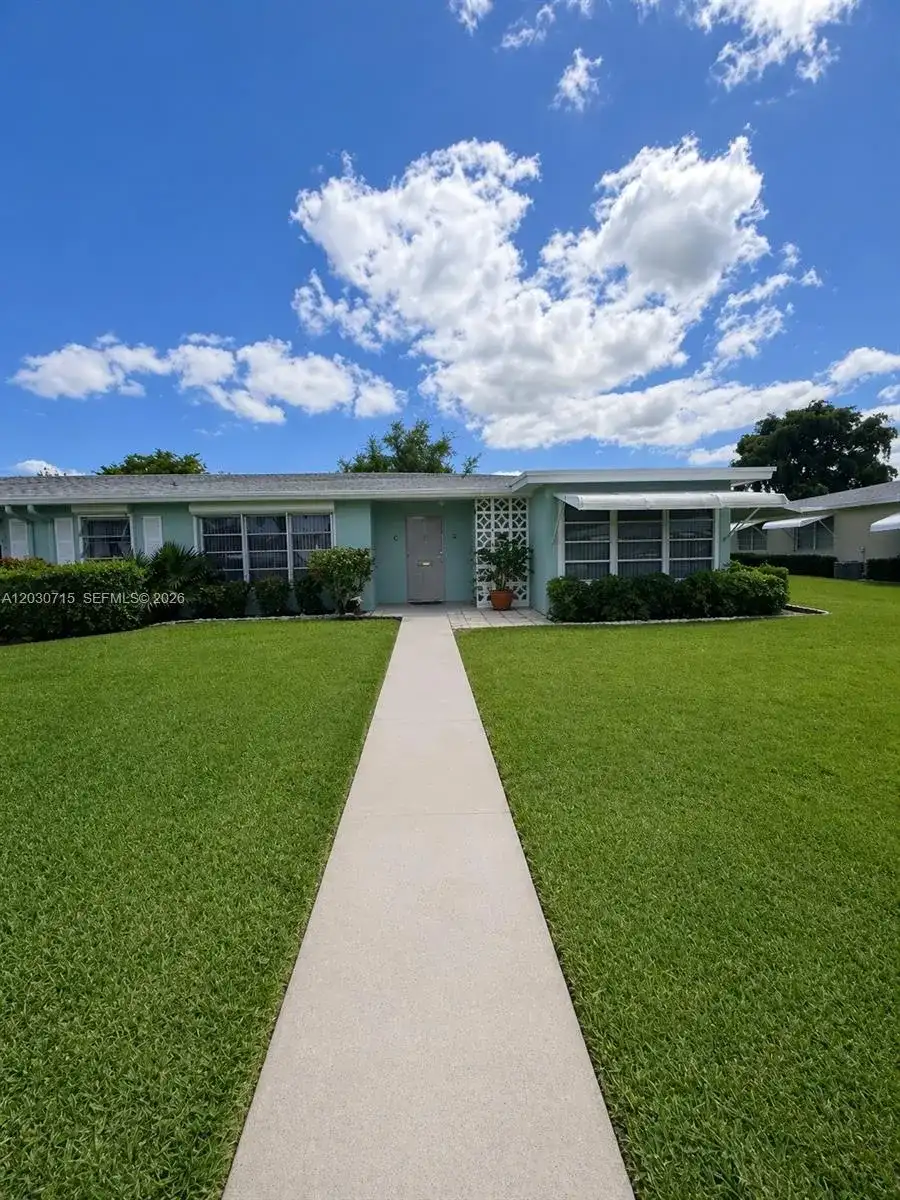 200 E High Point Ct E # D, Delray Beach FL 33445