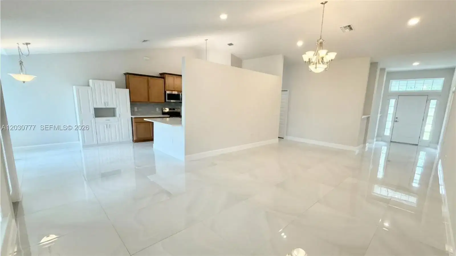 372 ROCKLAND ST, Lehigh Acres FL 33972 photo 4