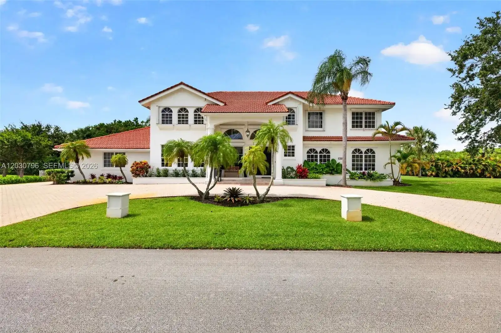 12360 SW 1st St, Plantation FL 33325