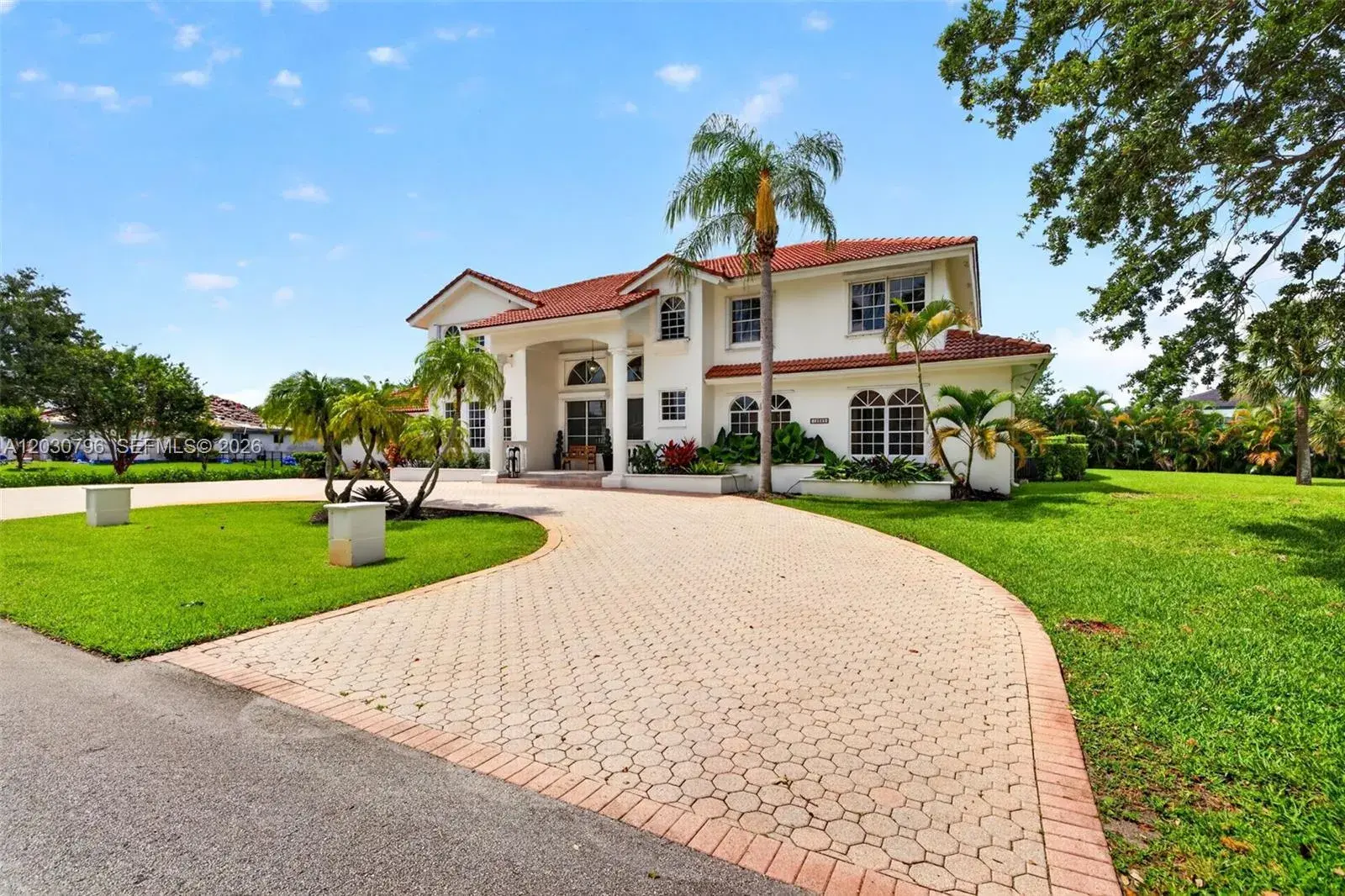 12360 SW 1st St, Plantation FL 33325