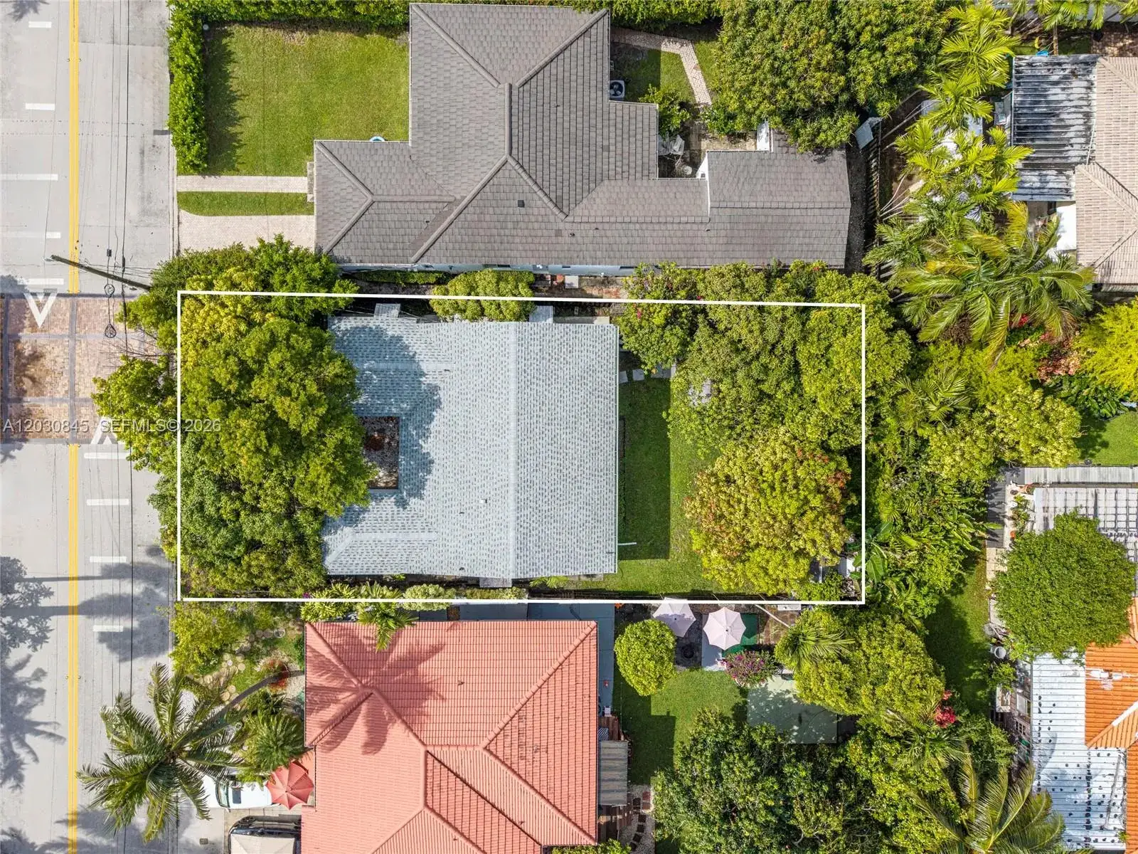 8942 Carlyle Ave, Surfside FL 33154 photo 5