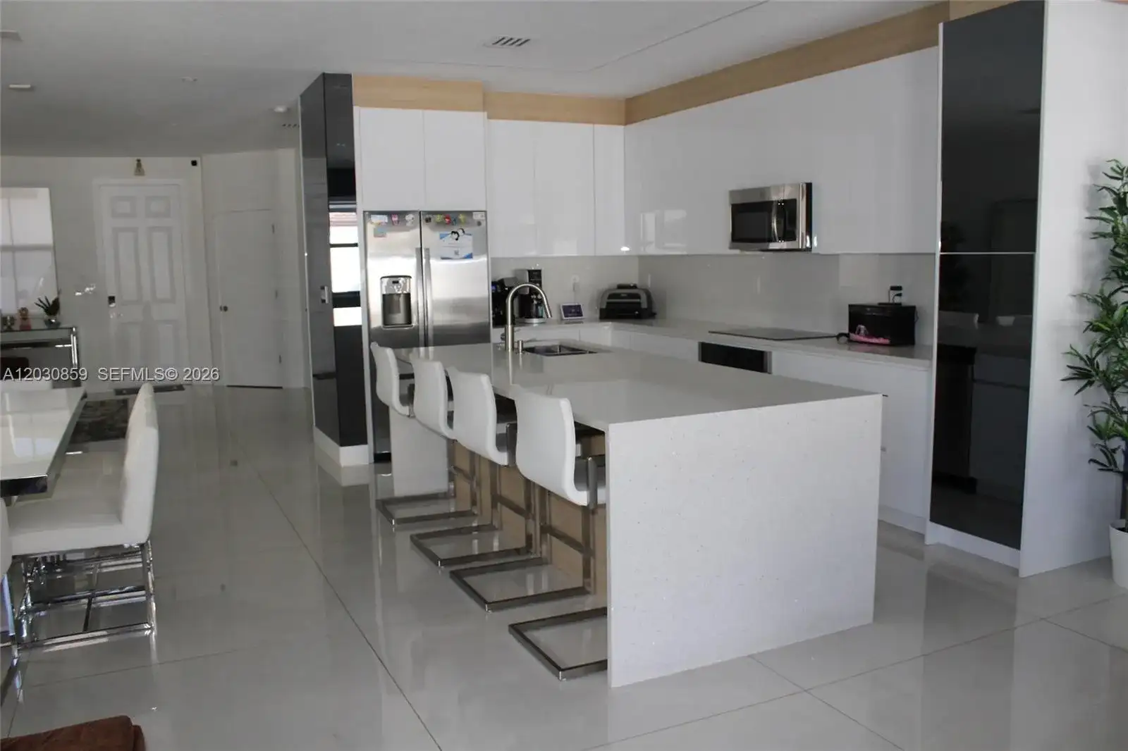 10908 W 32nd Ln, Hialeah FL 33018 photo 4