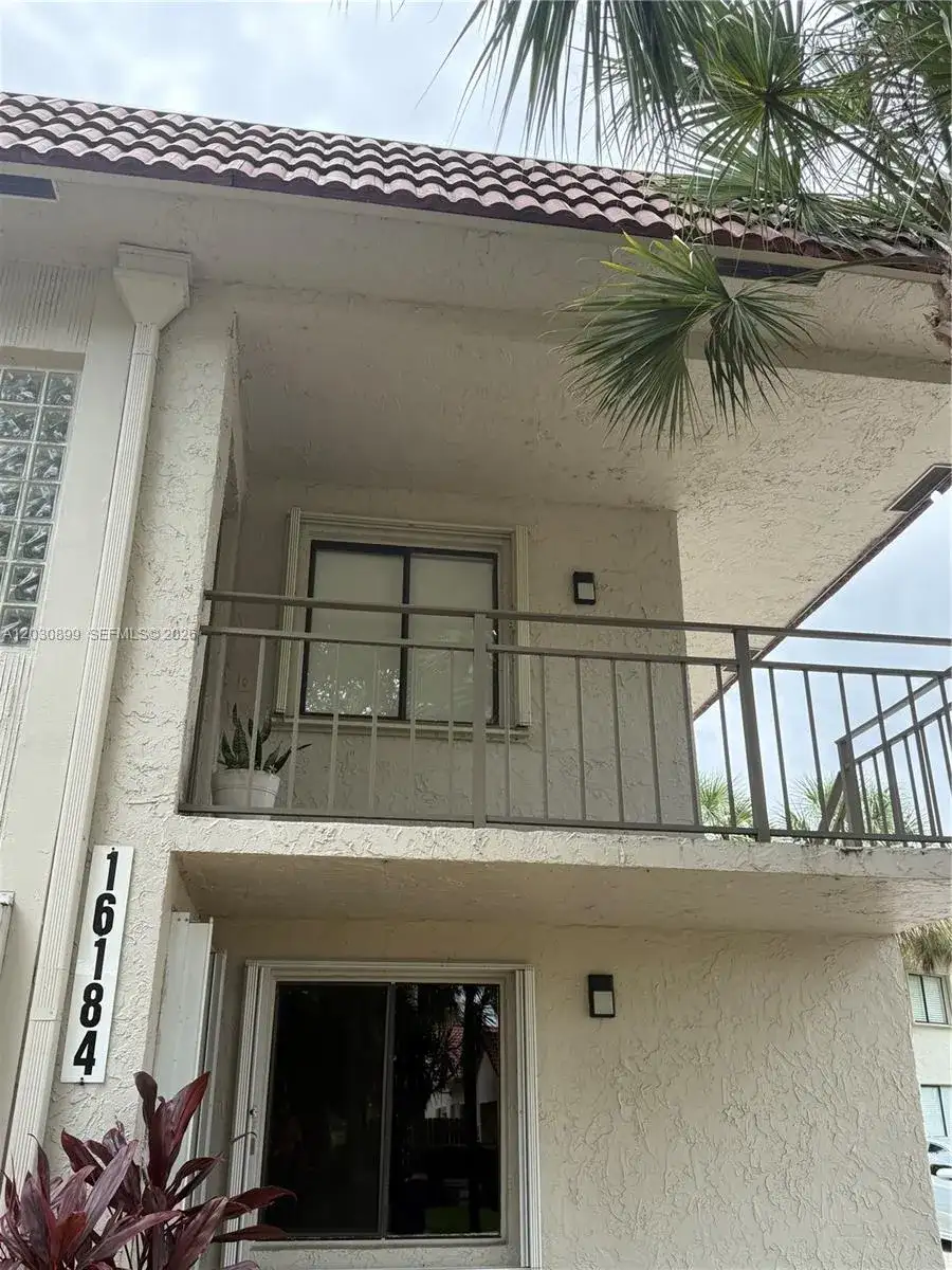 16184 Laurel Dr # 204, Weston FL 33326 photo 2