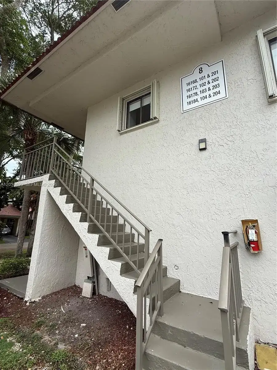 16184 Laurel Dr # 204, Weston FL 33326 photo 3