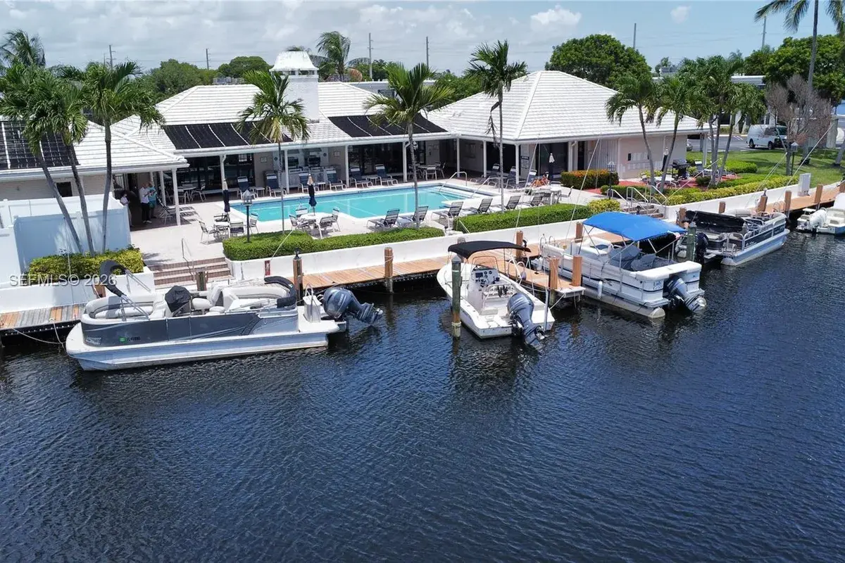 160 Cypress Club Dr # 608, Pompano Beach FL 33060