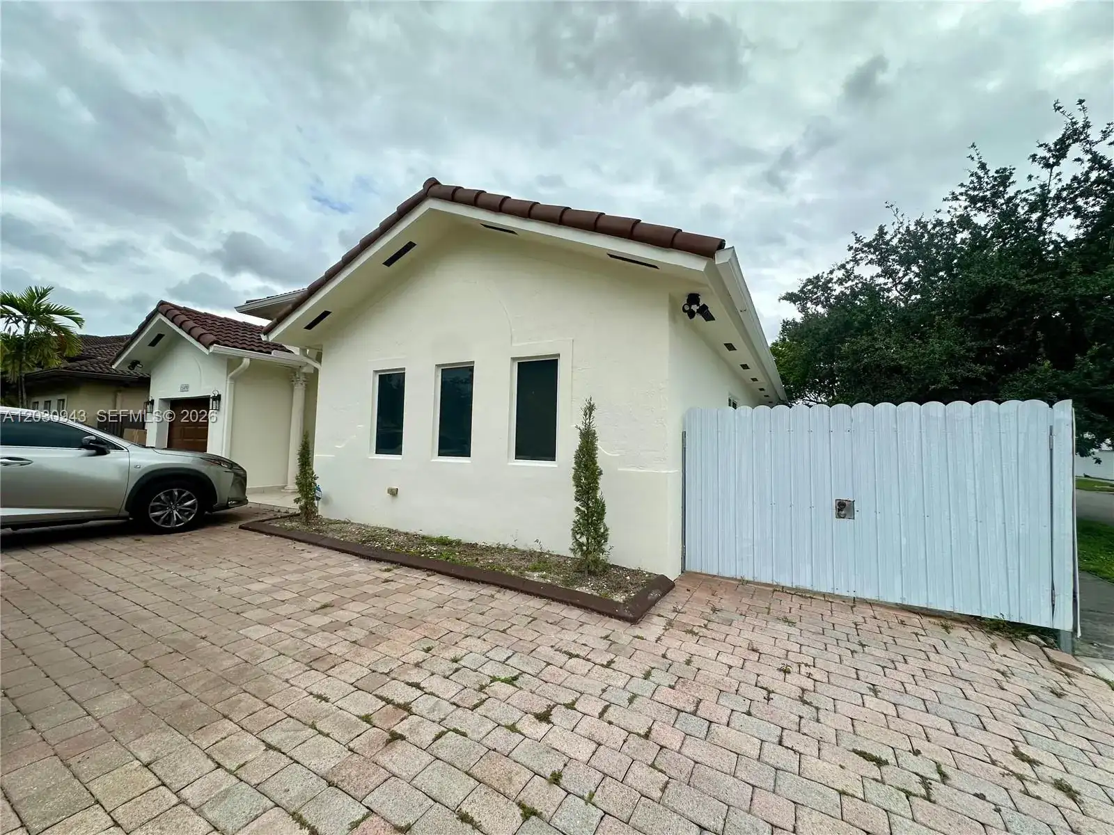 15490 SW 10th St, Miami FL 33194 photo 2
