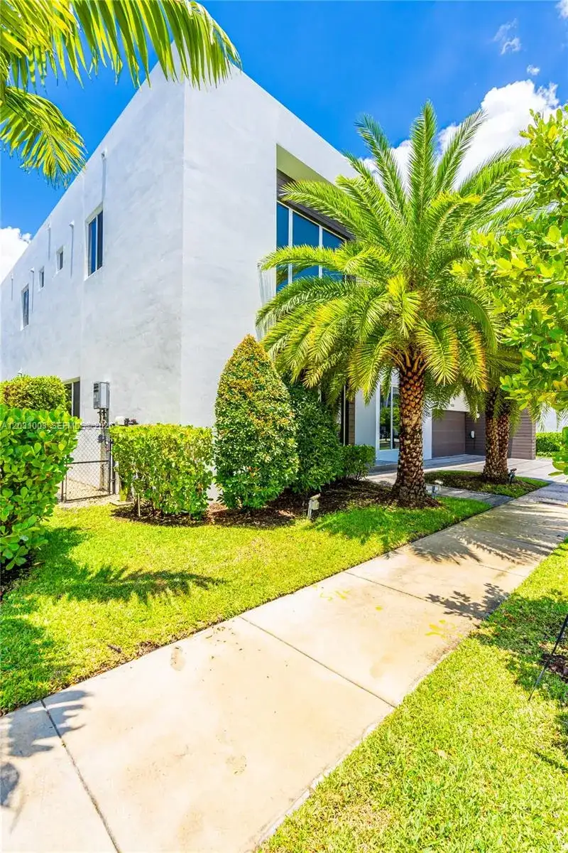 10267 NW 75th Ter # 10267, Doral FL 33178 photo 3
