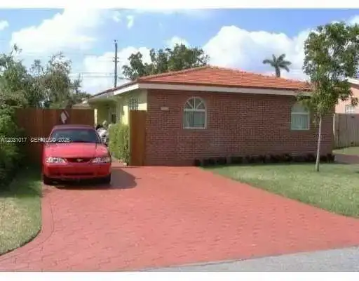 625 SW 3rd St, Hallandale Beach FL 33009