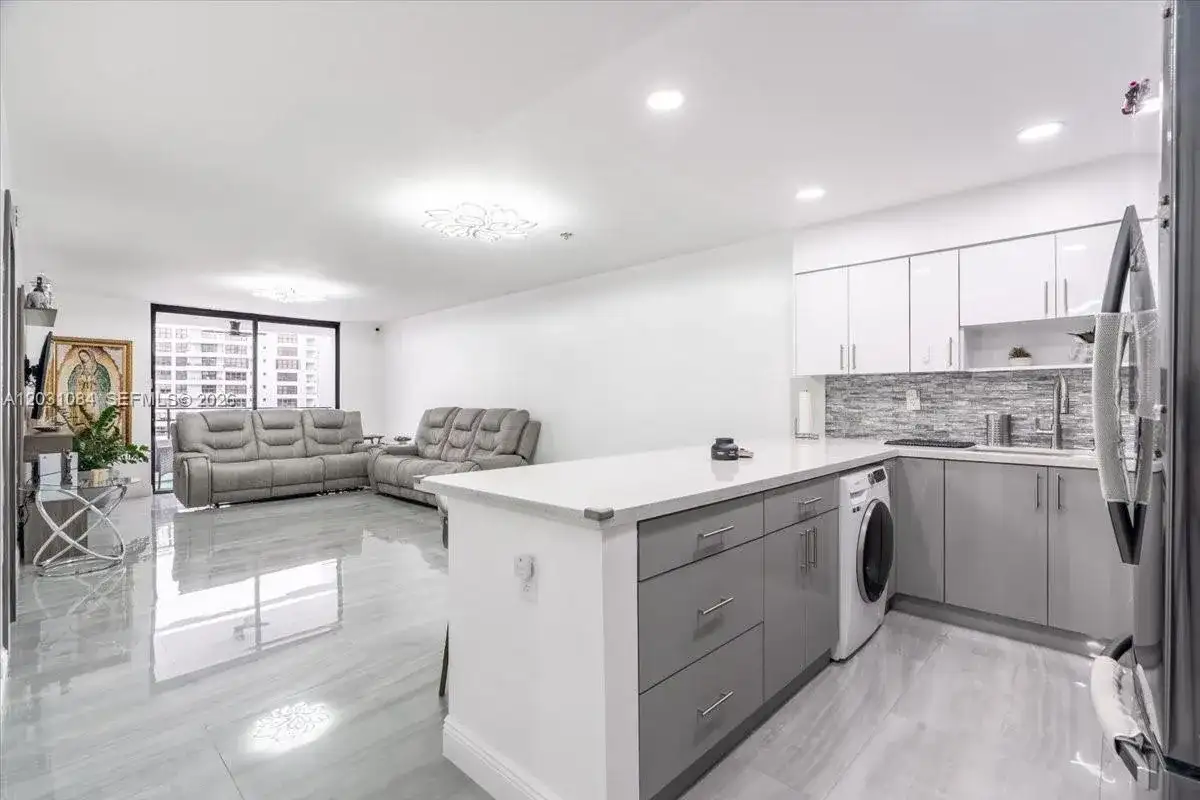 600 Three Islands Blvd # 1413, Hallandale Beach FL 33009 photo 4