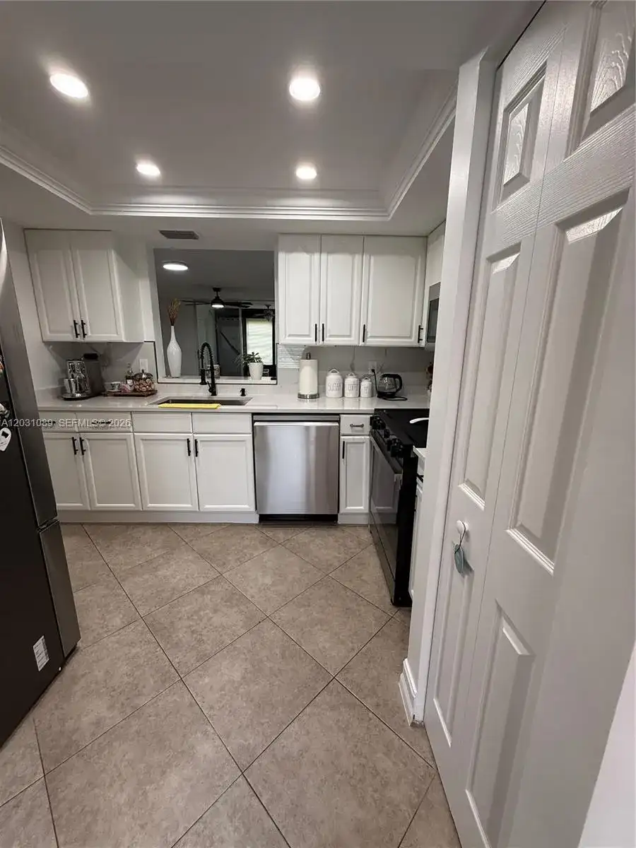 1020 NW 80th Ave # 104, Margate FL 33063 photo 2
