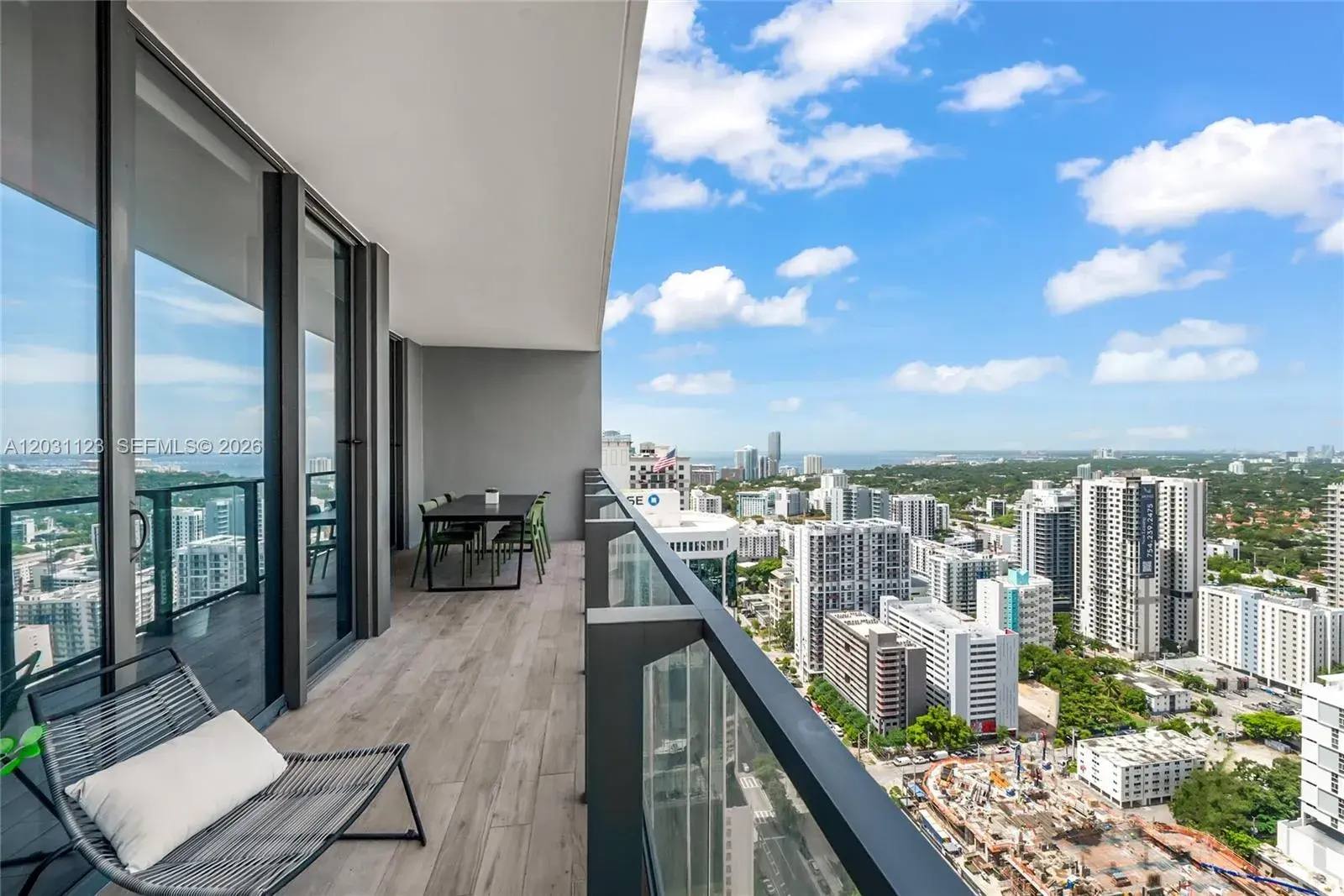 88 SW 7th St # 3208, Miami FL 33130