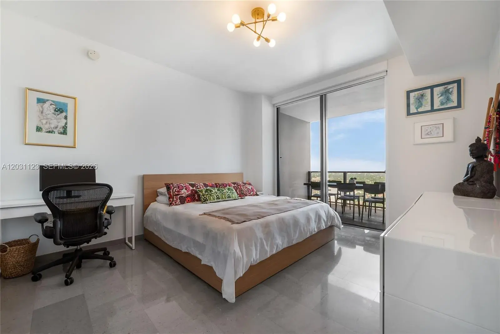 88 SW 7th St # 3208, Miami FL 33130