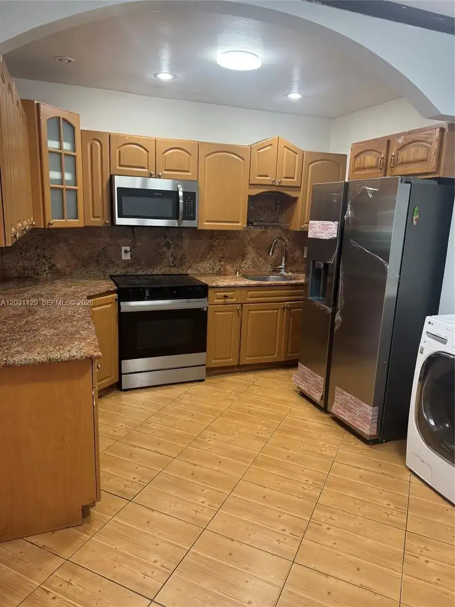 1120 SW 73rd Ave, Miami FL 33144 photo 4