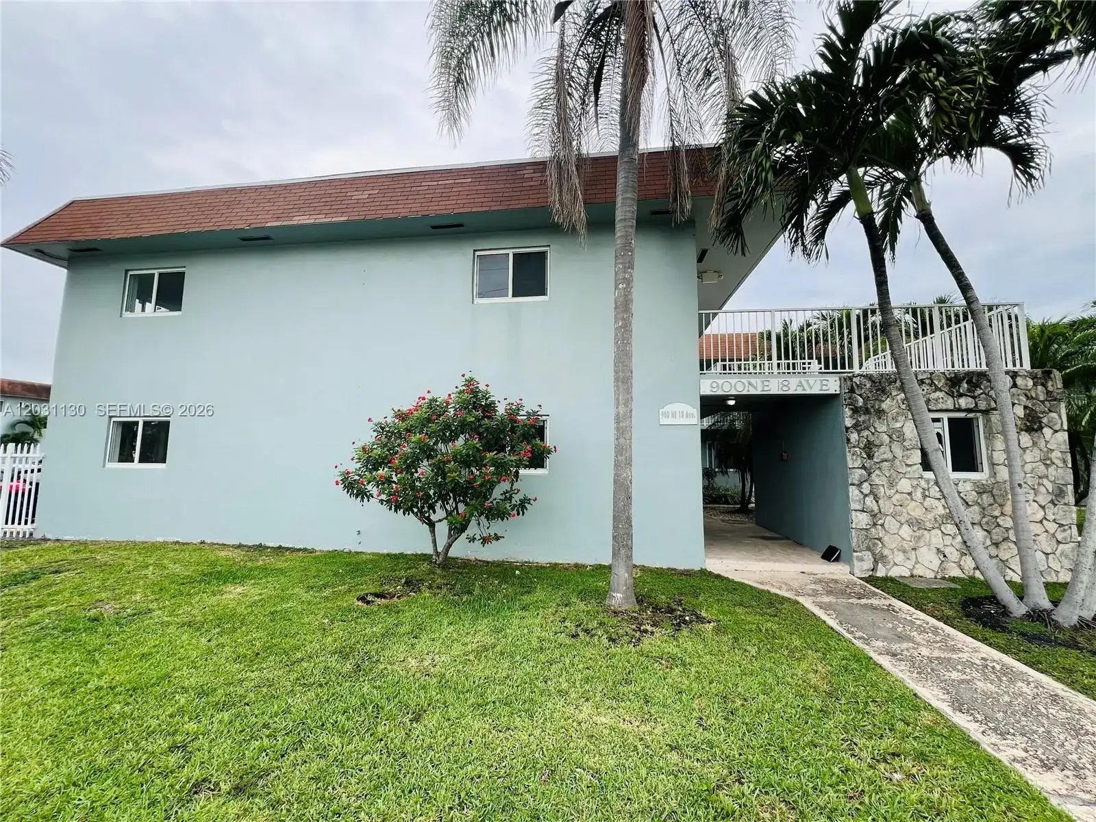 880 NE 18th Ave # 3, Homestead FL 33033 photo 2