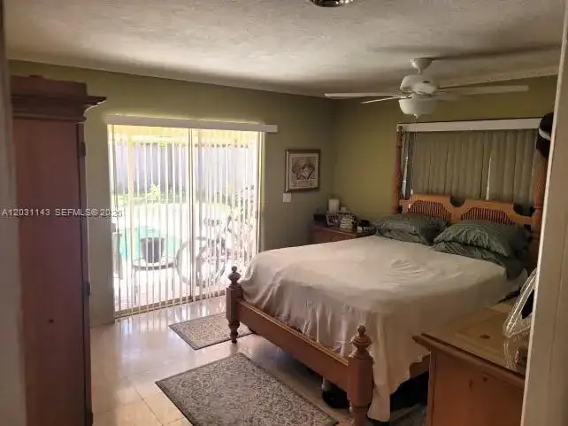 270 SE 1st Ter, Pompano Beach FL 33060 photo 2