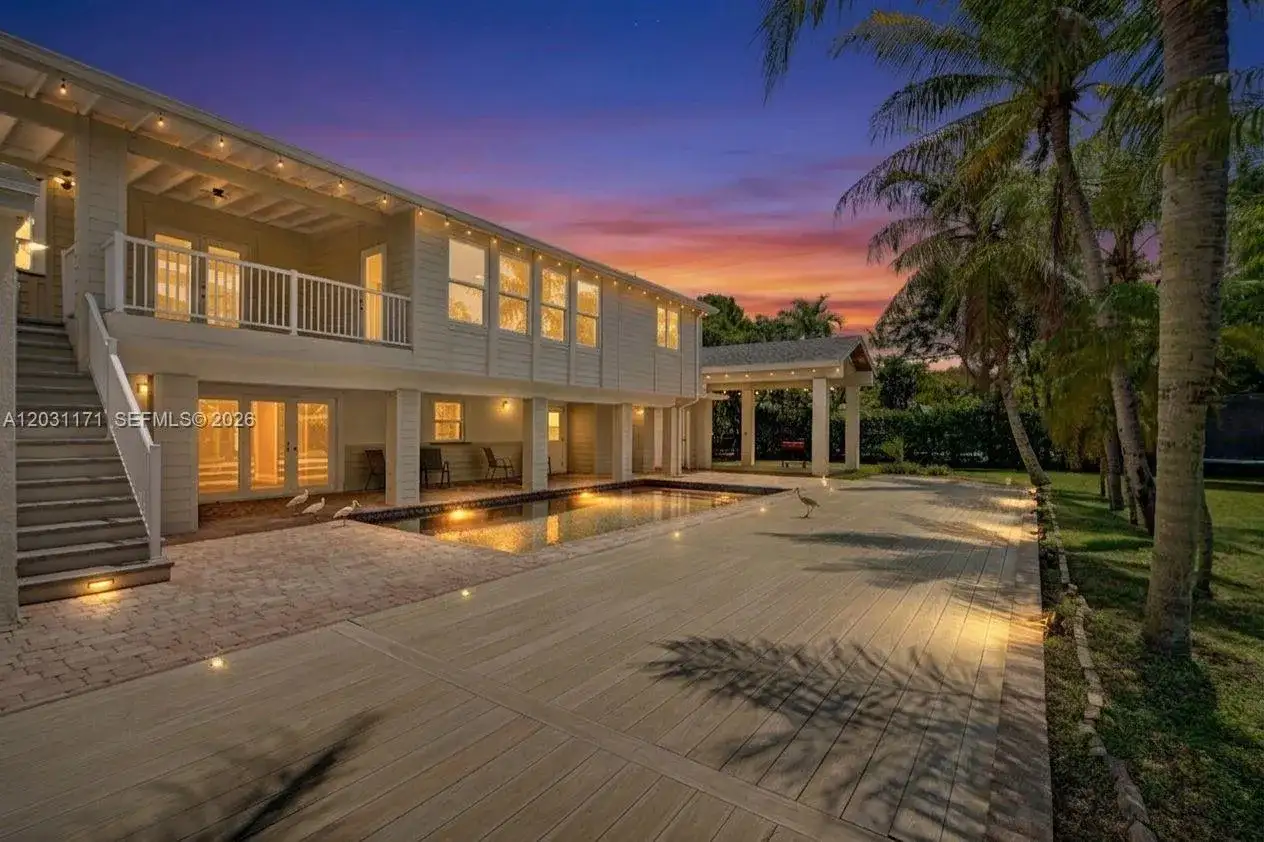 8320 SW 161st St, Palmetto Bay FL 33157 photo 2