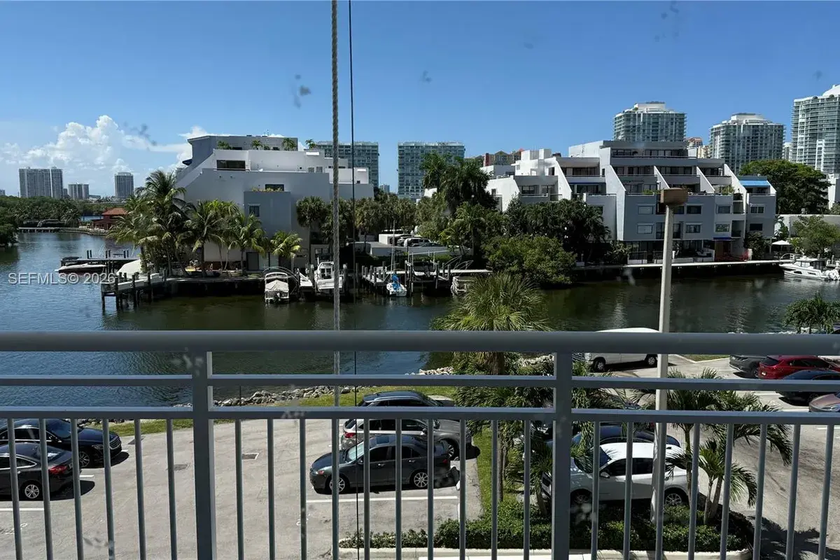 400 Kings Point Dr # 316, Sunny Isles Beach FL 33160