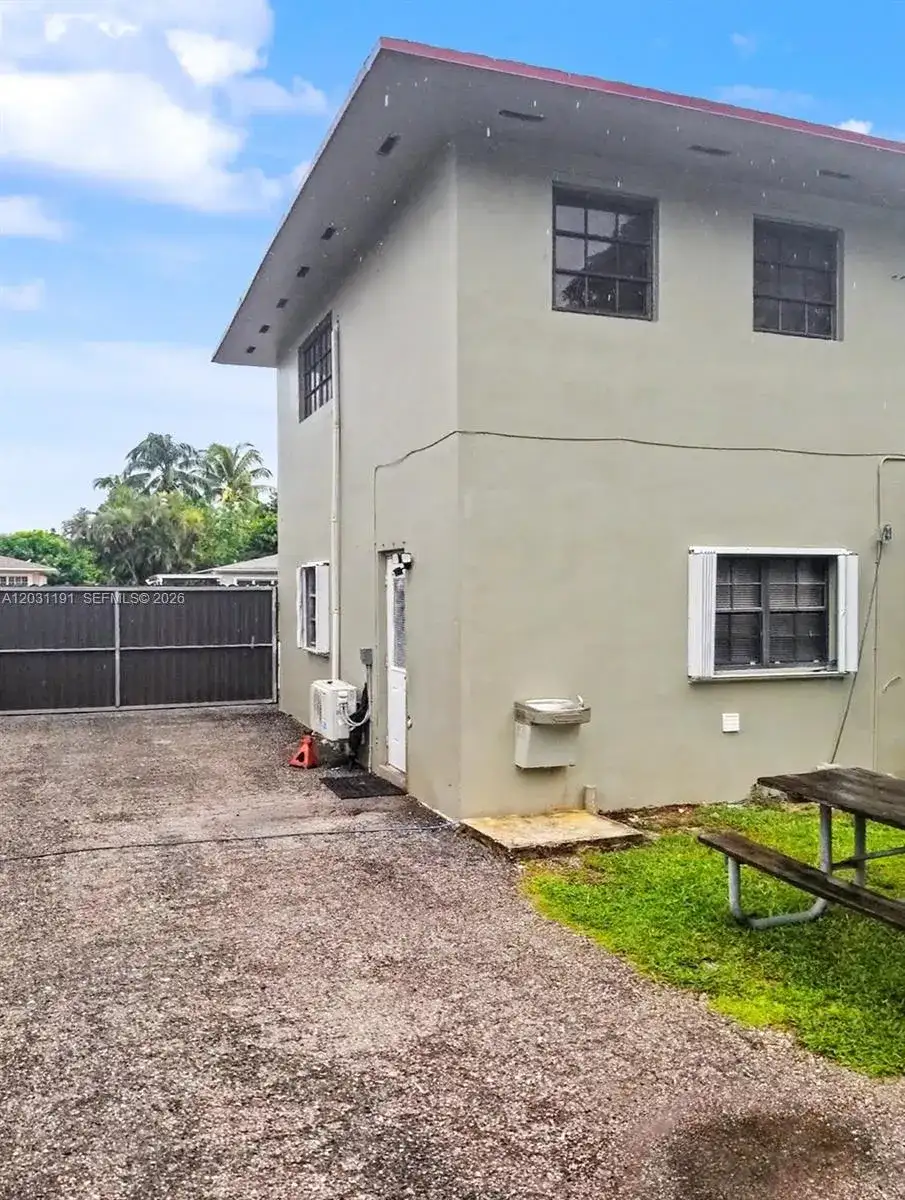 14411 NW 15th Dr, Miami FL 33167 photo 2