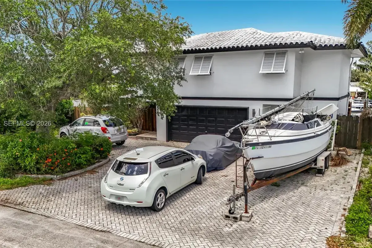 2216 NE 18th Ave, Wilton Manors FL 33305