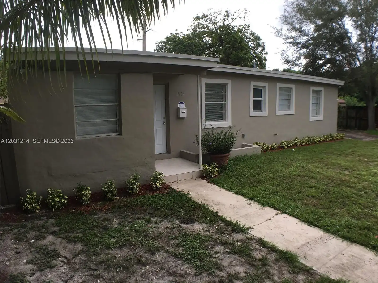 1594 NE 155th Ter, North Miami Beach FL 33162 photo 2