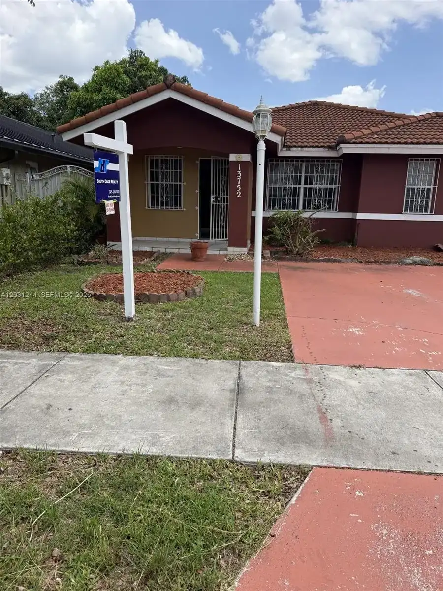 13752 SW 156th St, Miami FL 33177
