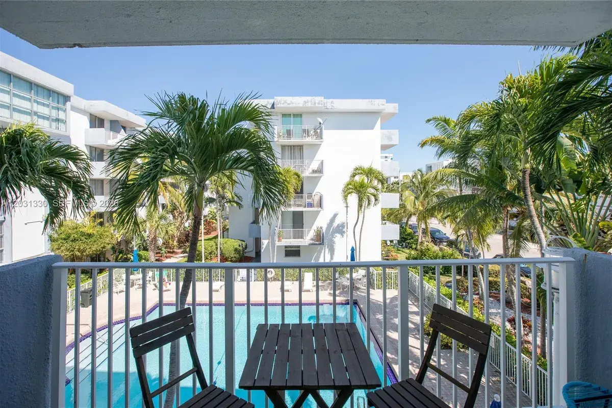1801 S Treasure Dr # 321, North Bay Village FL 33141