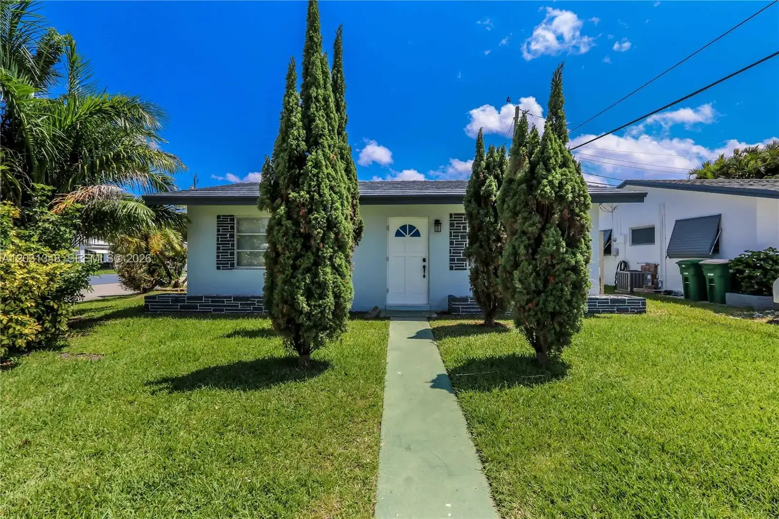 2700 NW 52nd Ct, Tamarac FL 33309 photo 2