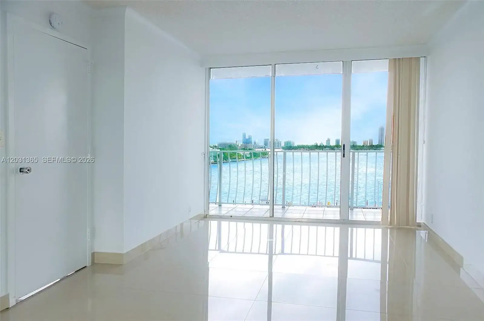 7601 E Treasure Dr # 919, North Bay Village FL 33141 photo 3