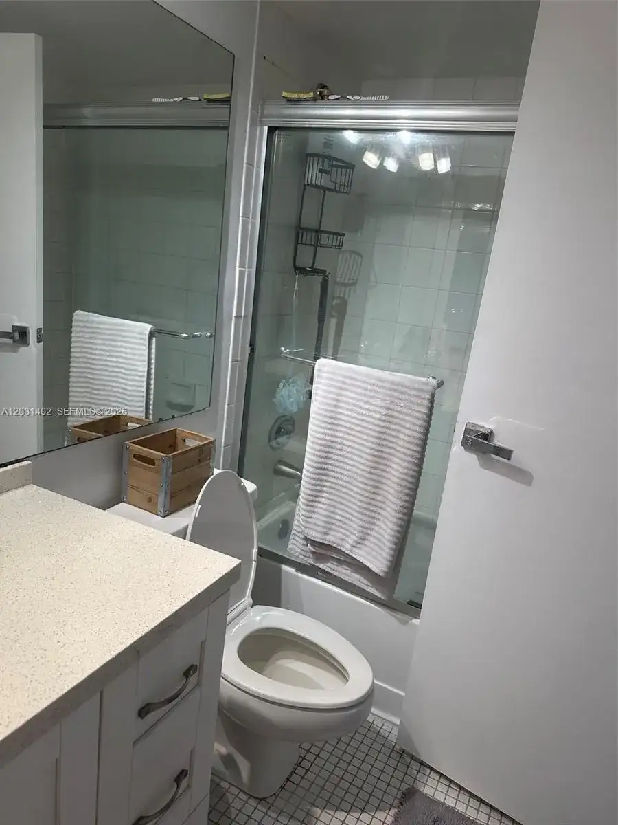 7601 E Treasure Dr # 610, North Bay Village FL 33141 photo 5