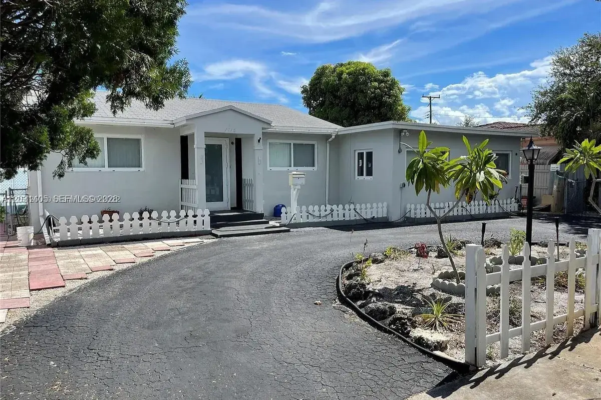 1716 Liberty St, Hollywood FL 33020
