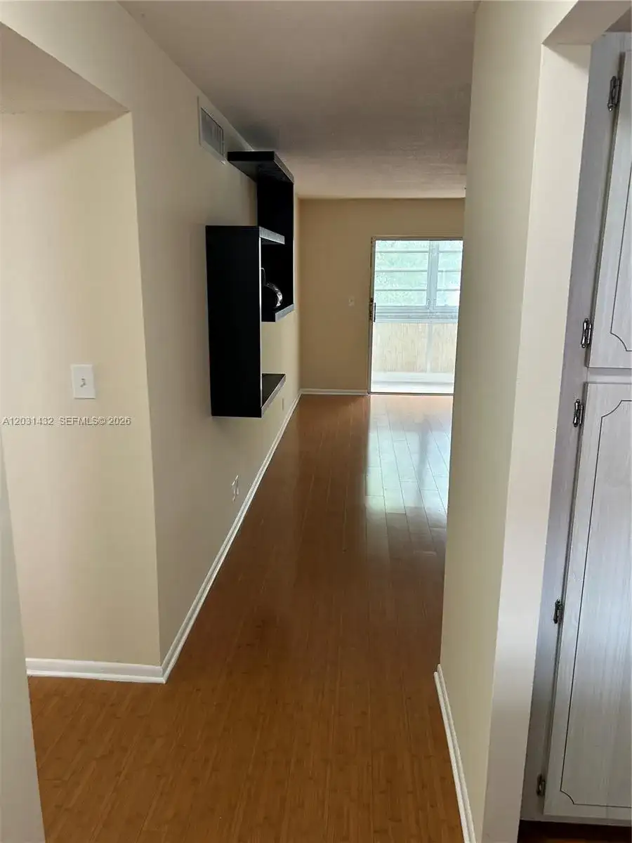 218 NE 12th Ave # 203, Hallandale Beach FL 33009 photo 2