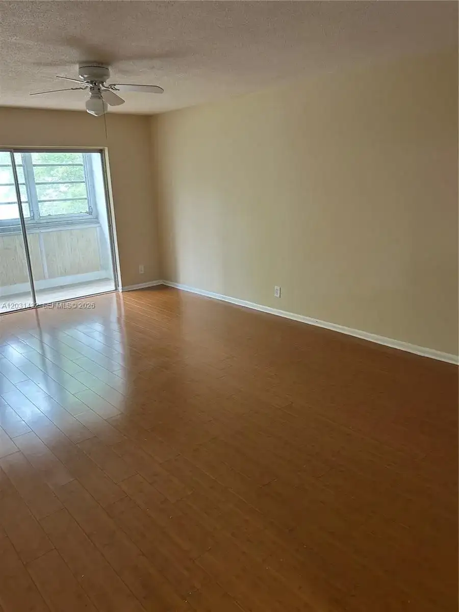 218 NE 12th Ave # 203, Hallandale Beach FL 33009 photo 3