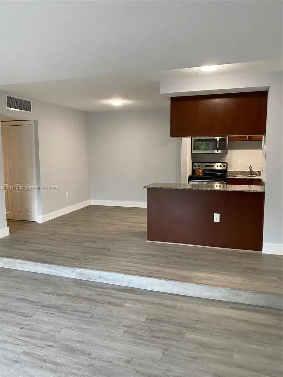8950 SW 69th Ct # 308, Pinecrest FL 33156