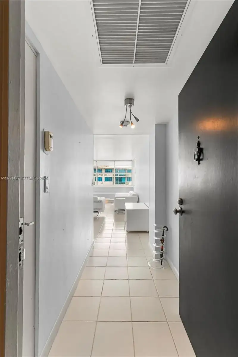 1420 Brickell Bay Dr # 1405C, Miami FL 33131 photo 2
